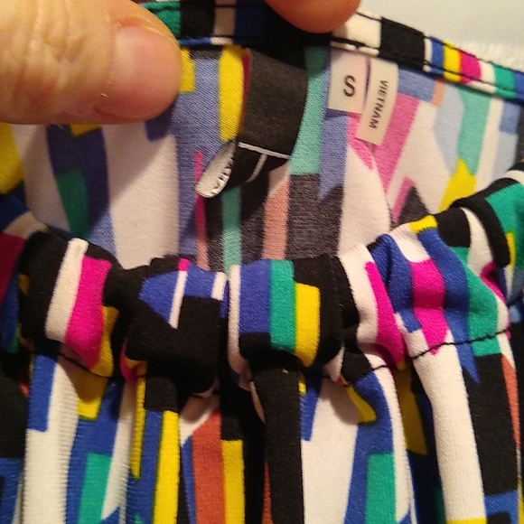 Tahari multicolored empire stretch top, s, nwt - Picture 4 of 7